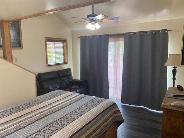 Yellowstone Riverside Cottages 가디너 외부 사진