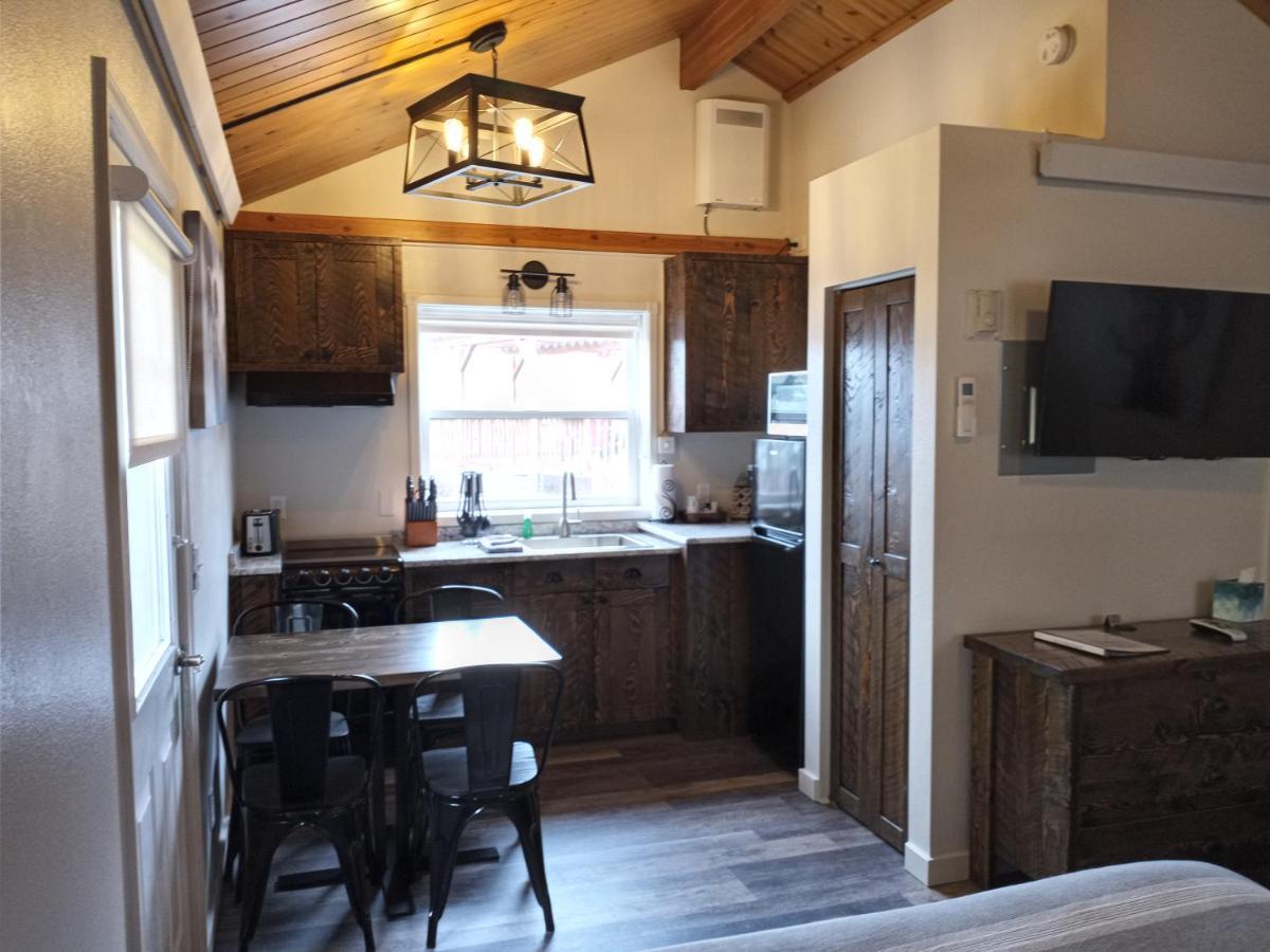 Yellowstone Riverside Cottages 가디너 외부 사진
