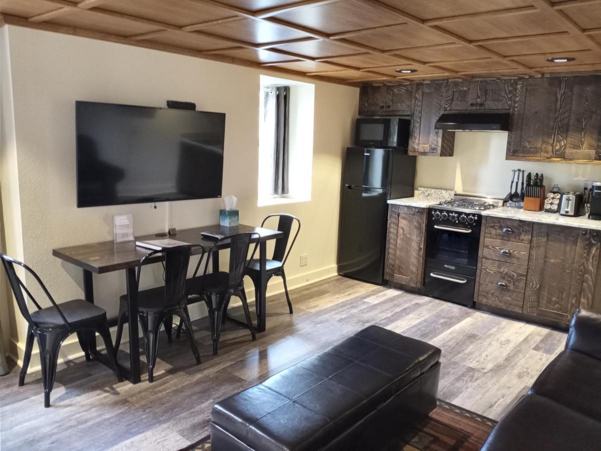 Yellowstone Riverside Cottages 가디너 외부 사진