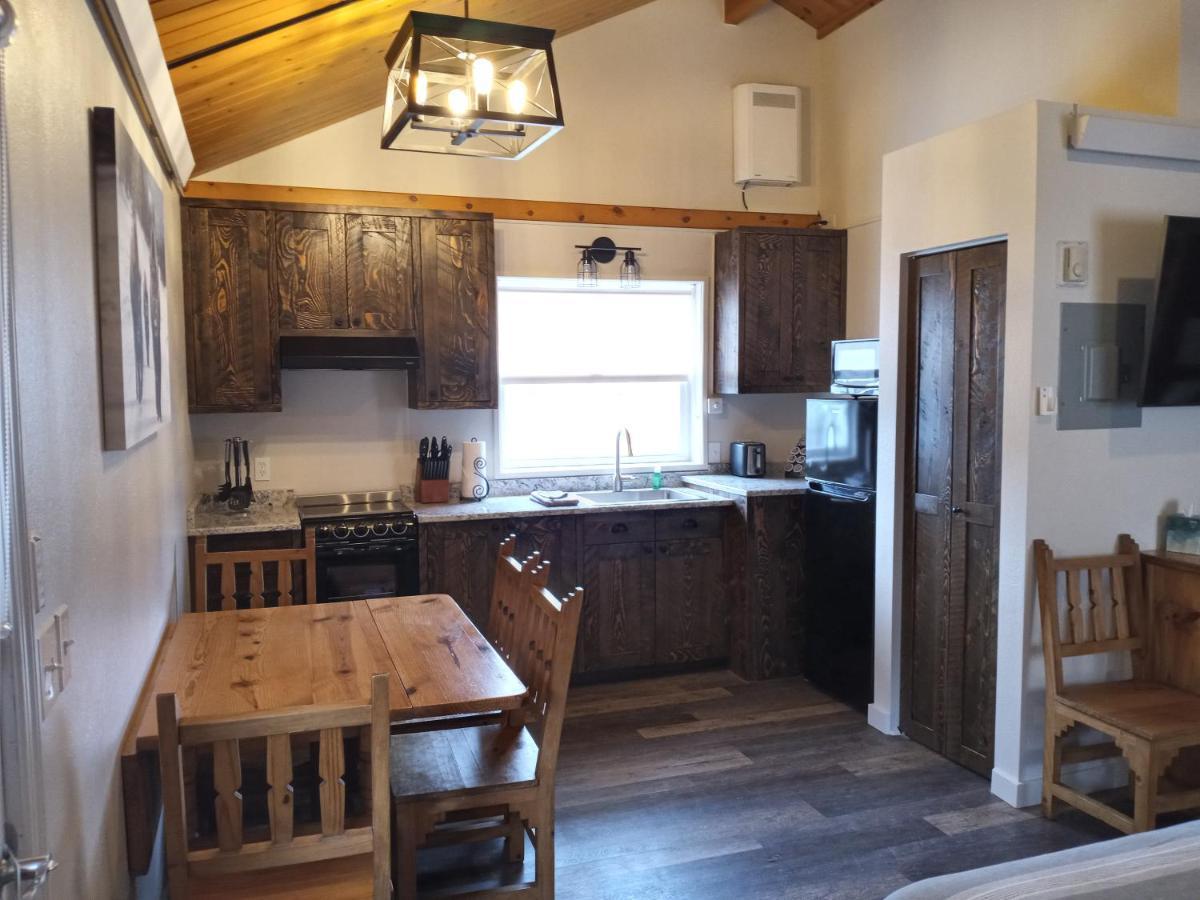 Yellowstone Riverside Cottages 가디너 외부 사진