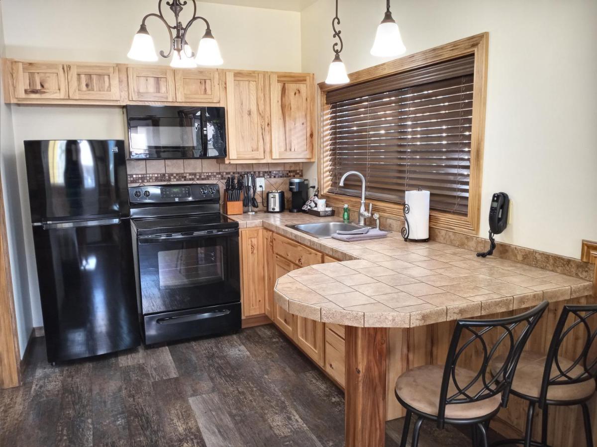 Yellowstone Riverside Cottages 가디너 외부 사진