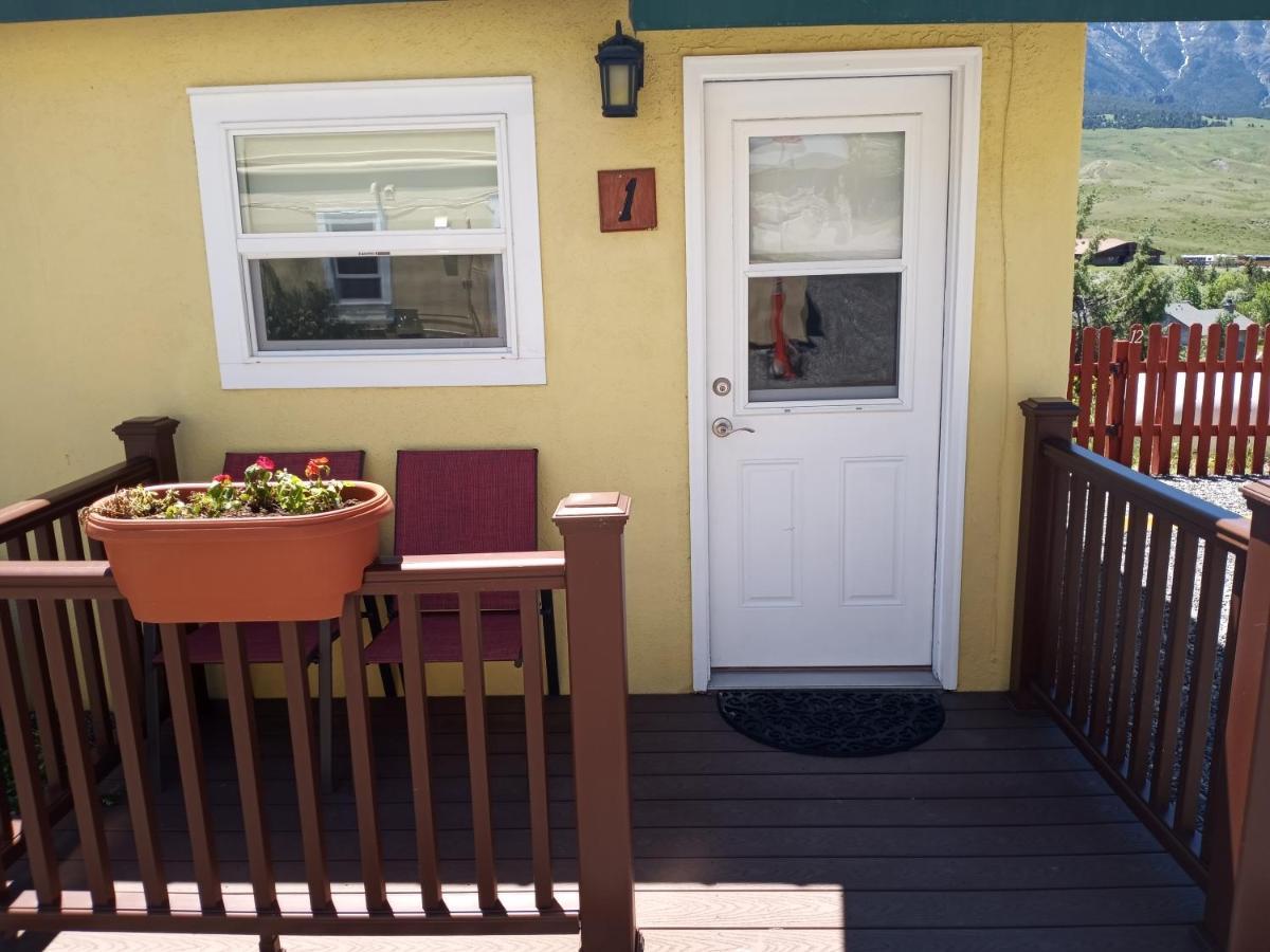Yellowstone Riverside Cottages 가디너 외부 사진