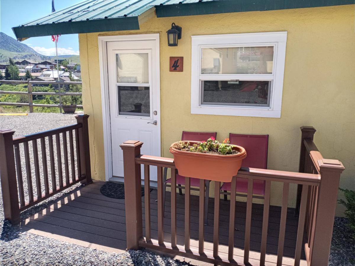 Yellowstone Riverside Cottages 가디너 외부 사진